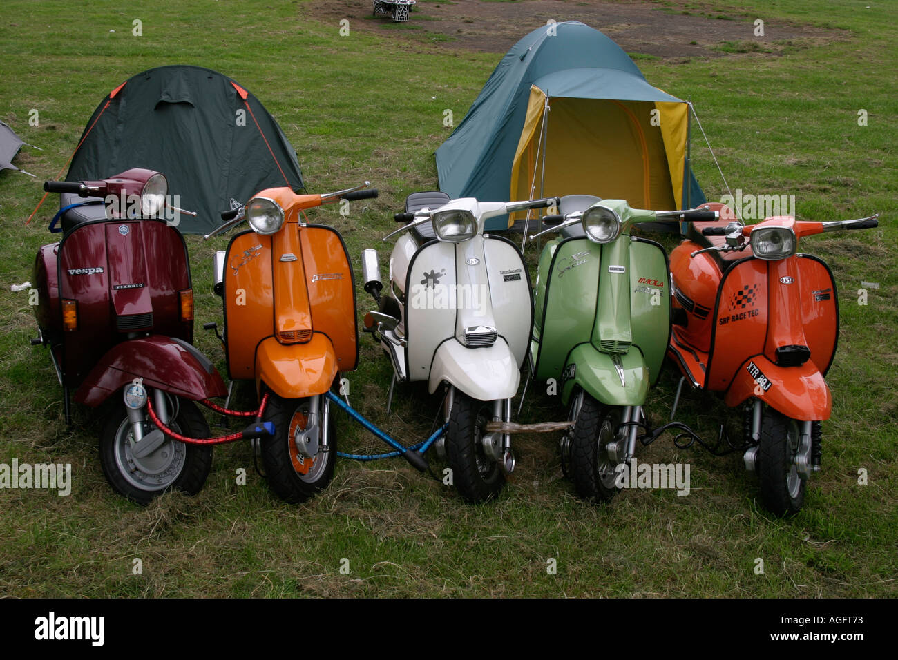 Lambrettas bei Scooter Rally statt im Doppel sperrt Pub Exeter England