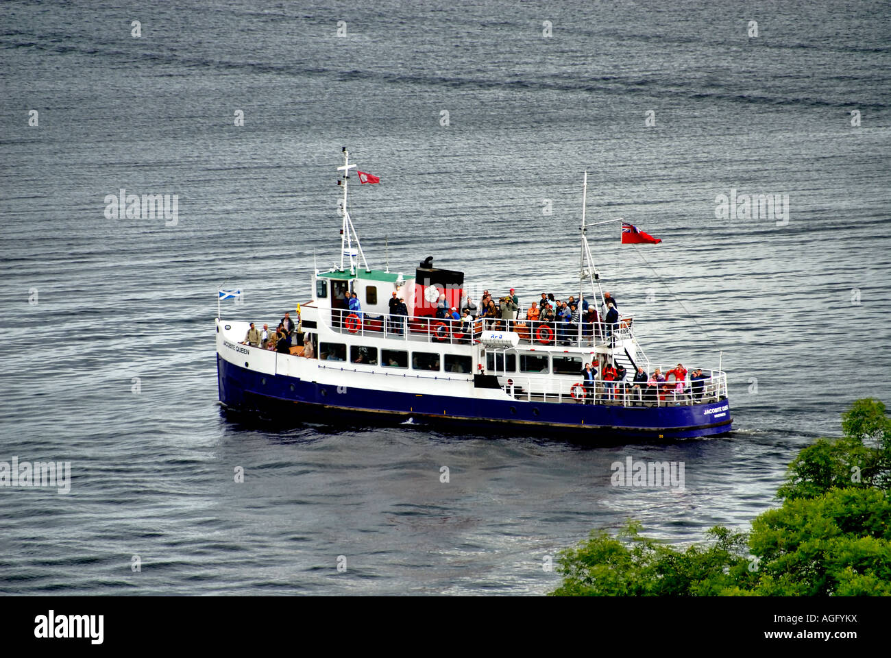 Boot auf Loch Ness Schottland Stockfoto