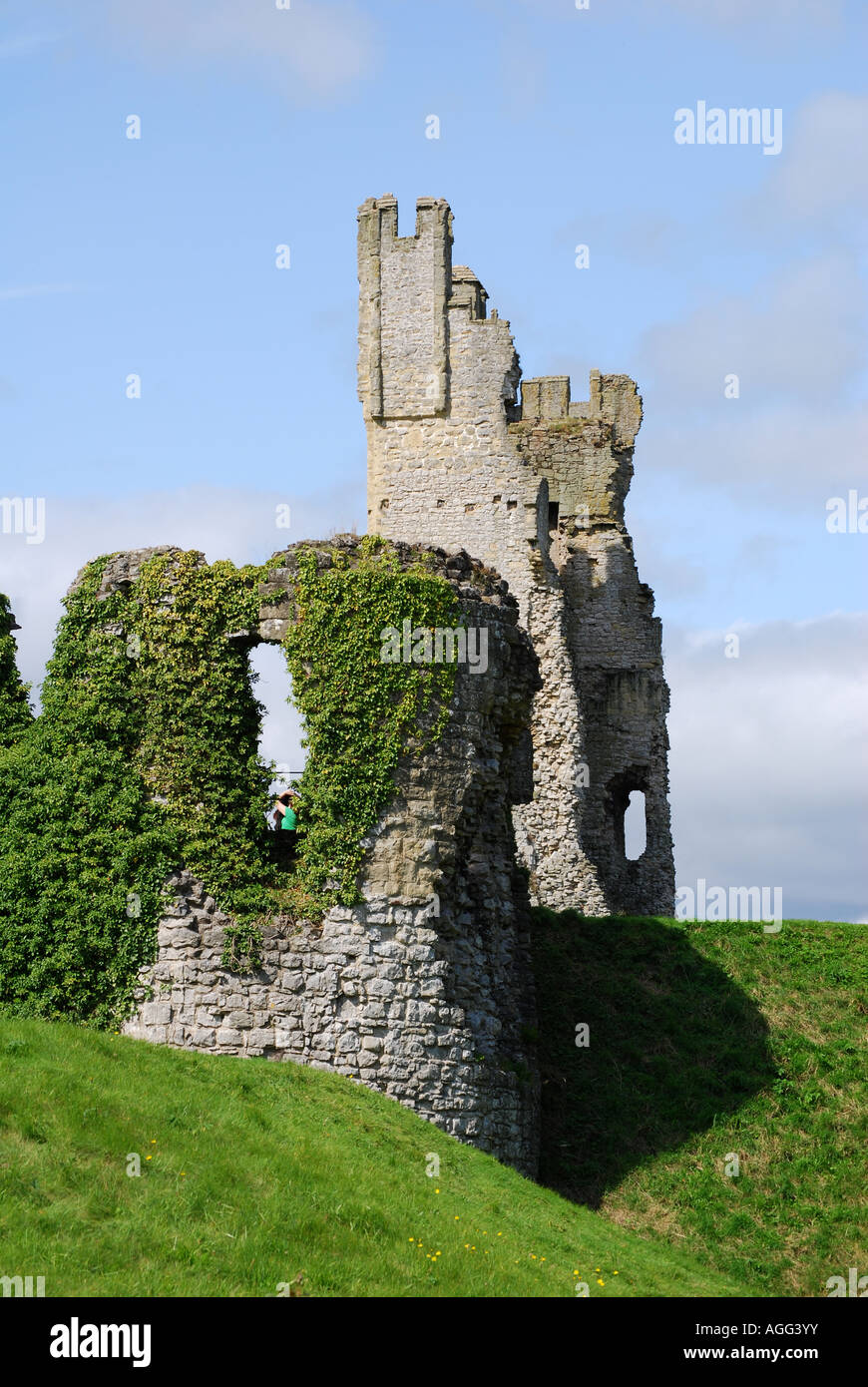 Ruinen des Helmsley Castle in North Yorkshire UK Stockfoto