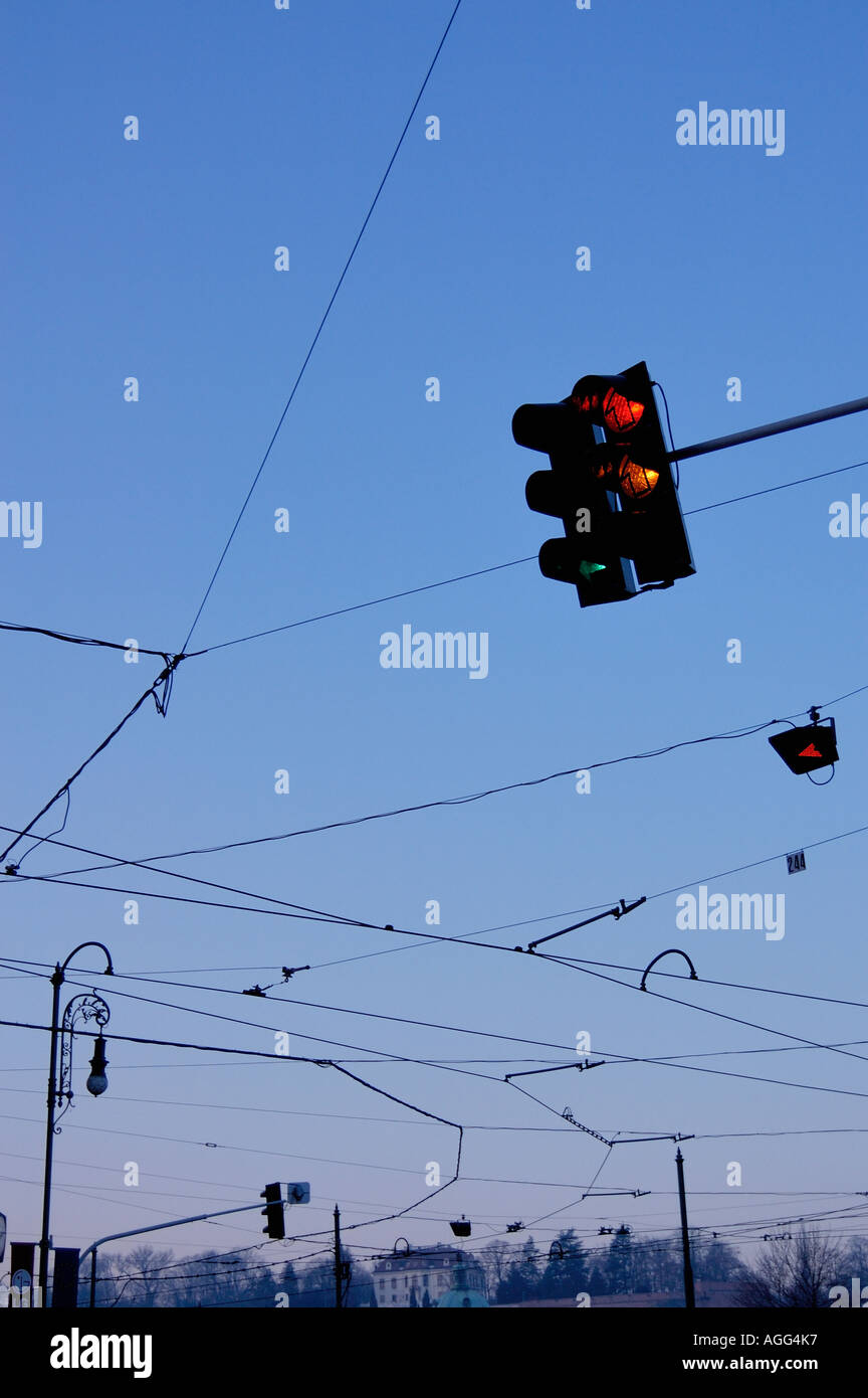 elektrische Leitungen für Straßenbahnen, Prag, Tschechische Republik Stockfoto