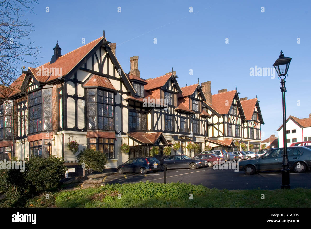 Die königlichen Wald früher ein Hotel im viktorianischen Stil neben Königin Elizabeths Hunting Lodge Chingford London Stockfoto