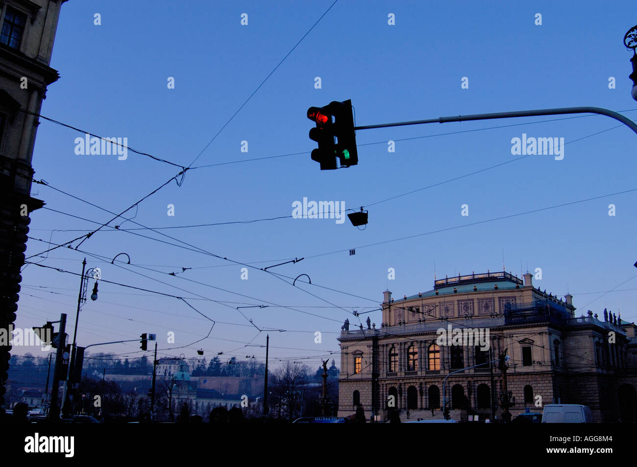elektrische Leitungen für Straßenbahnen, Prag, Tschechische Republik Stockfoto