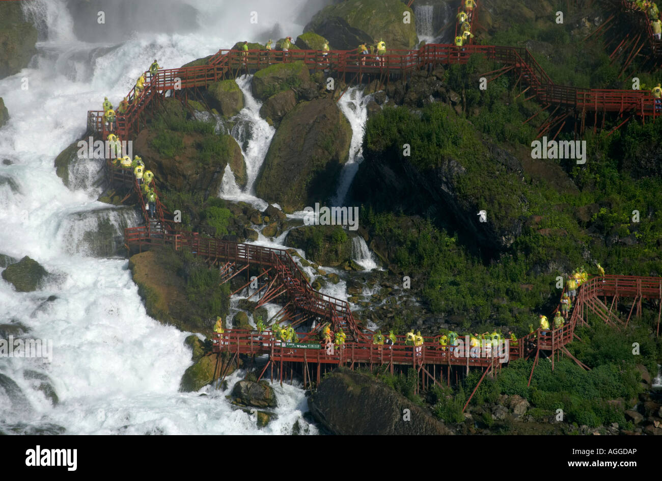 Holzstege führen in der Nähe der Bridal Veil Falls, Niagara Falls, Kanada Stockfoto