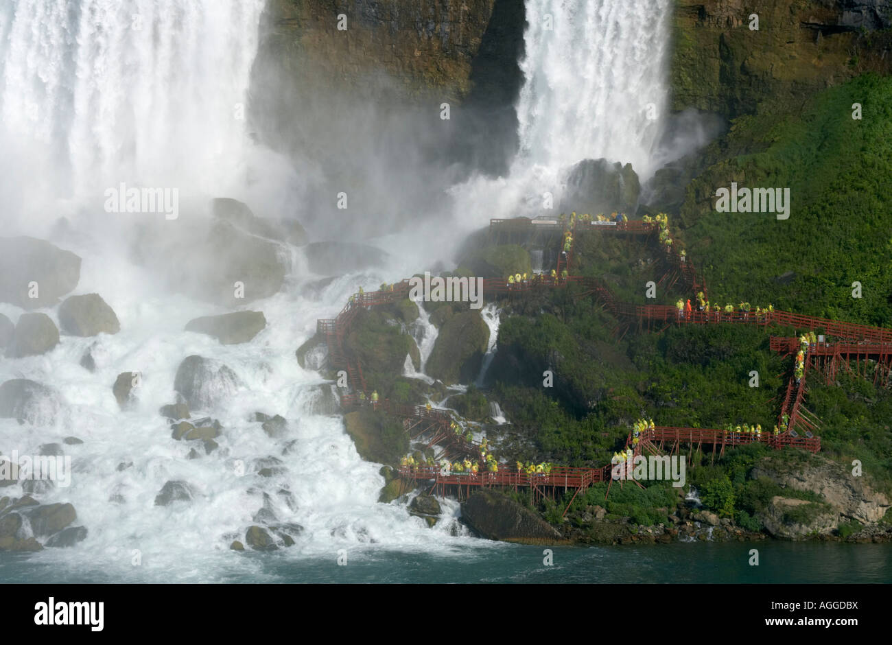 Holzstege führen in der Nähe der Bridal Veil Falls, Niagara Falls, Kanada Stockfoto
