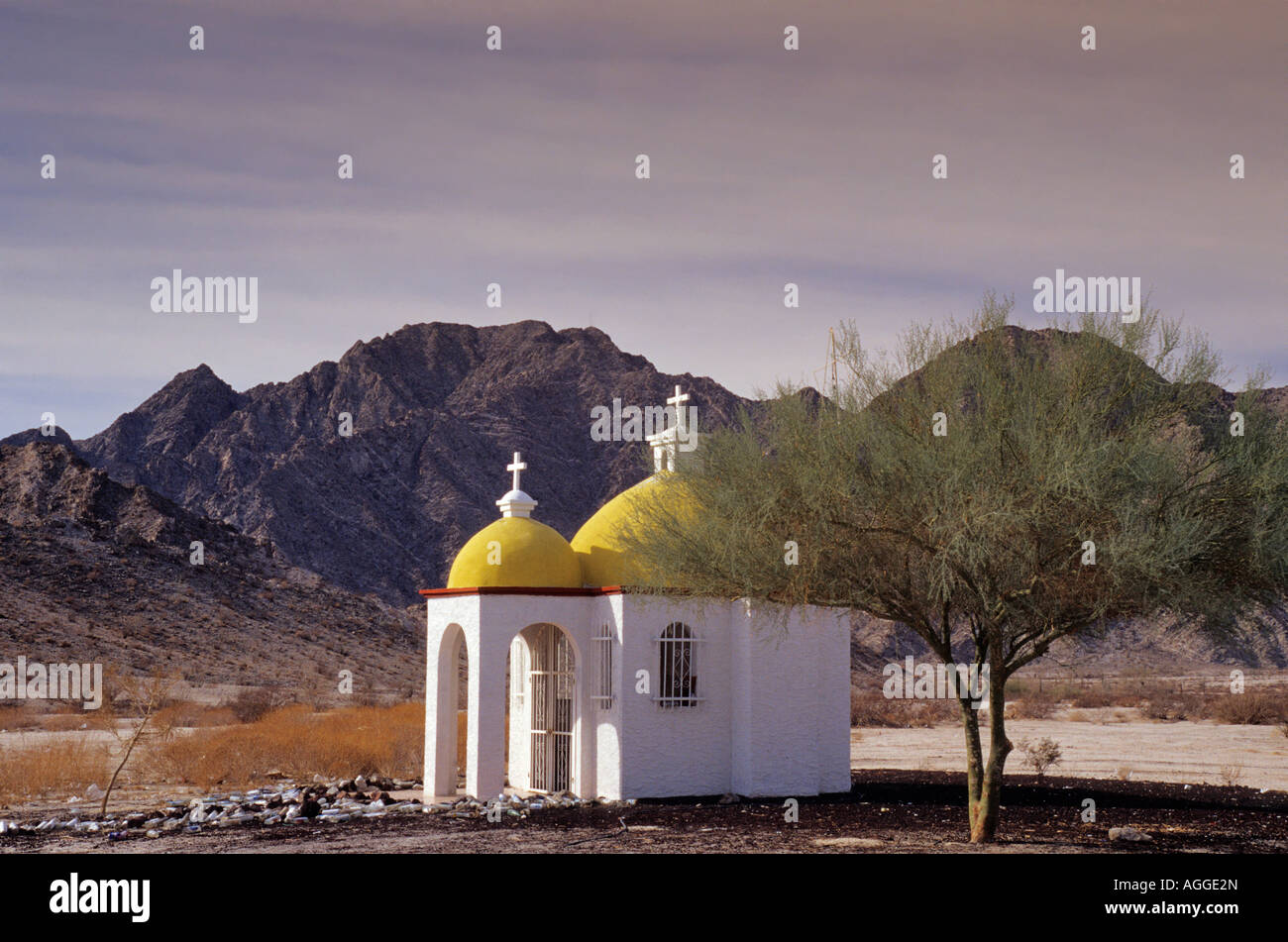 Am Straßenrand Kapelle in Sonora-Wüste, Mexiko Stockfoto
