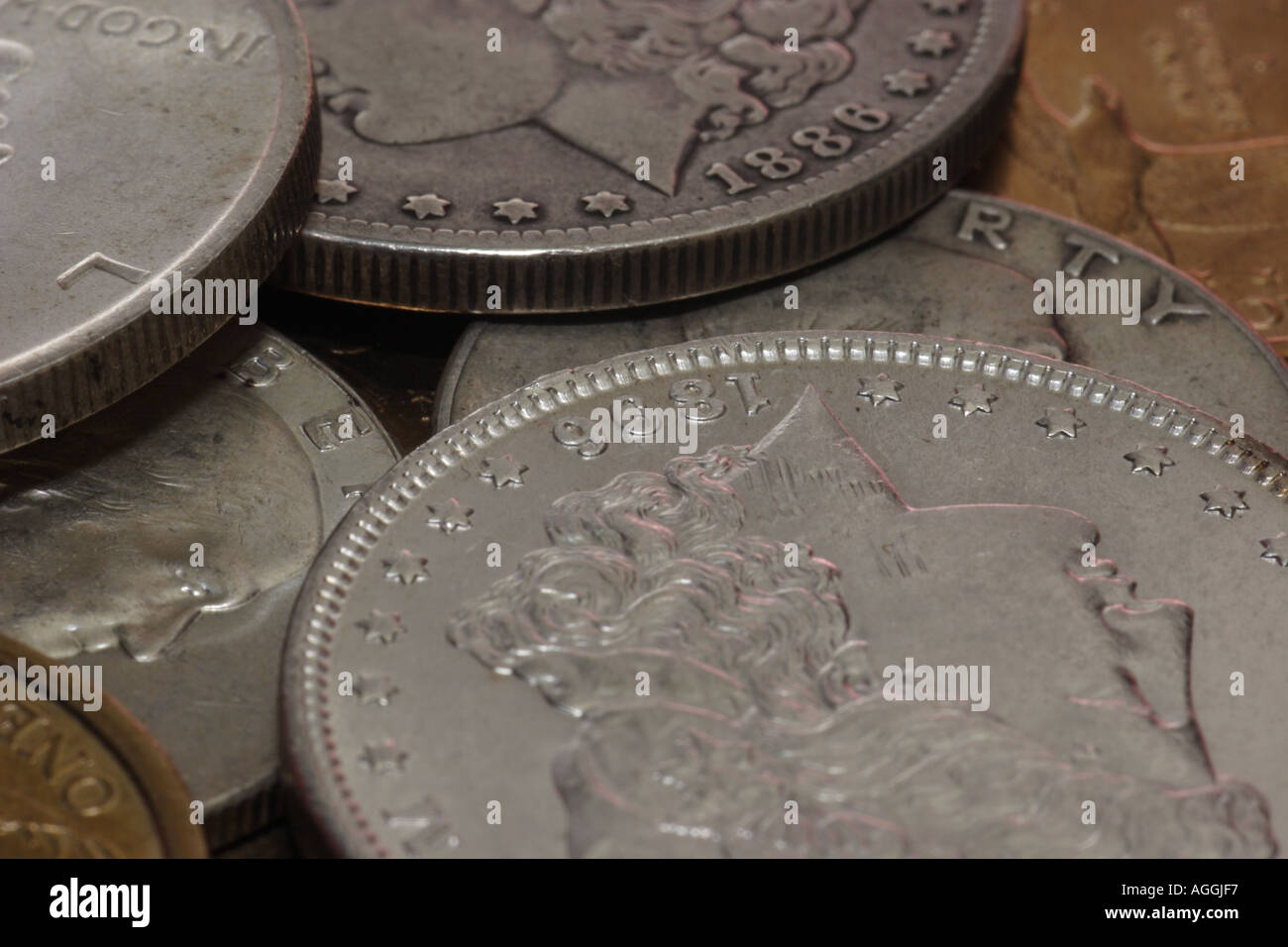 Alte Silber US-Dollar und Half Dollar Münzen Stockfoto