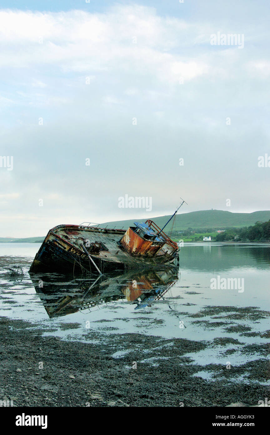 altes Schiffswrack, Westküste, Irland Stockfoto
