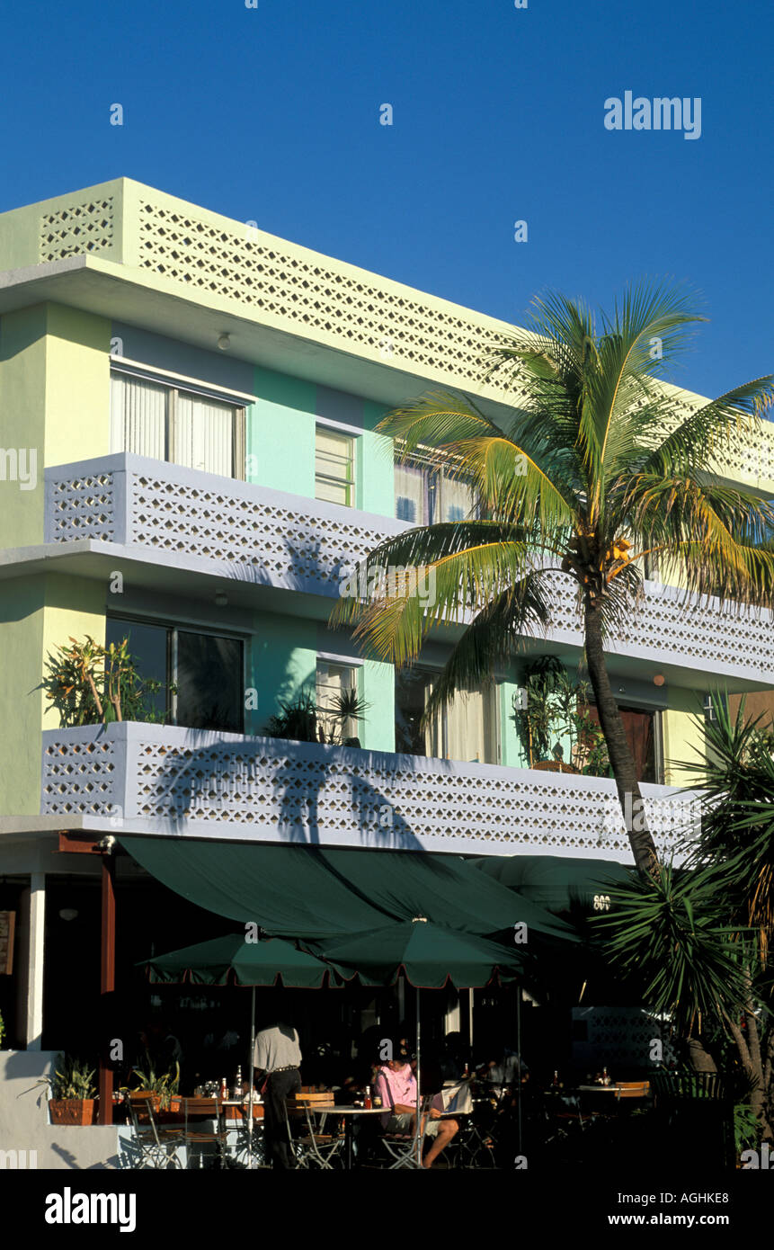 Miami Florida FL South Beach Classic Art Deco Architektur Ocean Drive gelb lila und grüne Gebäude Stockfoto