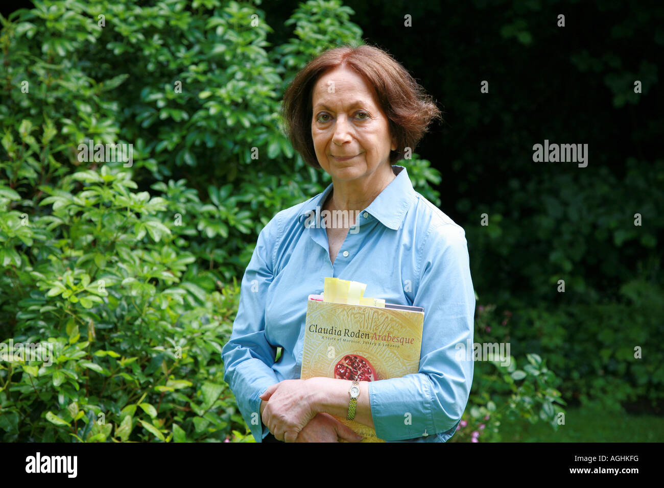 Claudia Roden in ihrem Garten Sept 2007 Stockfoto