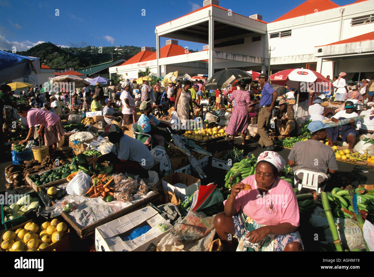 St Lucia Insel Karibik Castries Markthändler Verkauf von frischem Obst Gemüse produzieren Markt Stockfoto