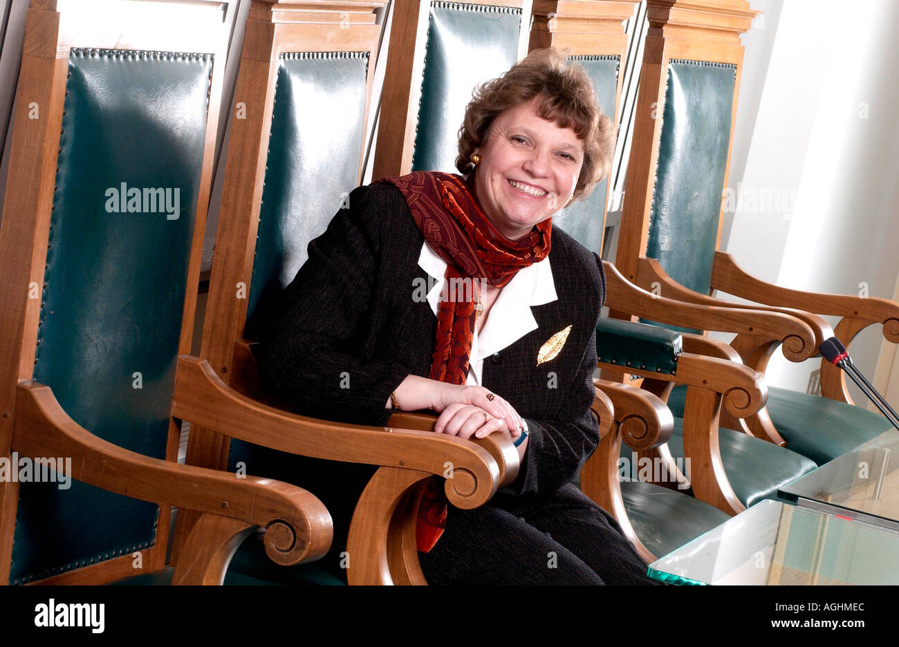 Cheryl Miller CBE Chief Executive von East Sussex County Council in der modernen neuen Rat Kammer County Hall Lewes Stockfoto