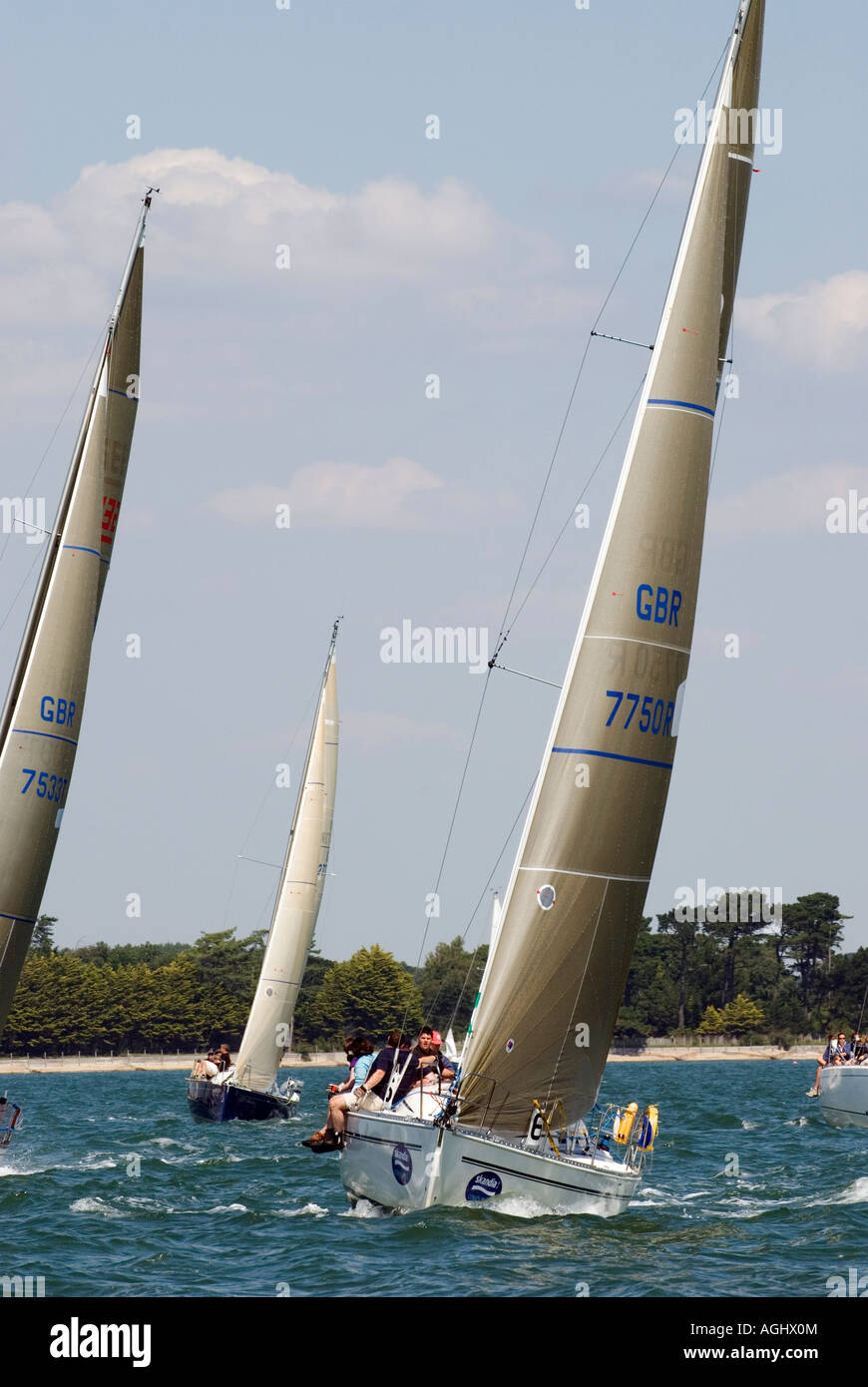 Spirit of St George Elan 333 Yacht von Philip Alberry in der Klasse 6 IRC-Rennen während der Skandia Cowes Week Yacht-Rennen Stockfoto