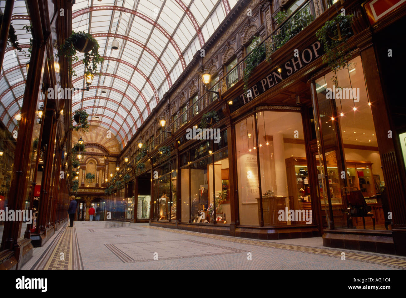 Zentrale Passage in Newcastle Upon Tyne in England in Großbritannien im Vereinigten Königreich Großbritannien. Architektur Baugeschichte Shop Shopping Mall Stockfoto