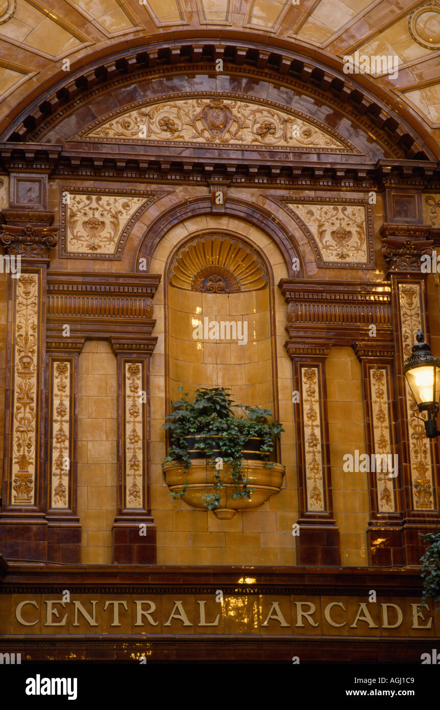 Zentrale Passage in Newcastle Upon Tyne in England in Großbritannien im Vereinigten Königreich Großbritannien. Architekturgebäude Shop Einkaufszentren Mall-Geschichte Stockfoto