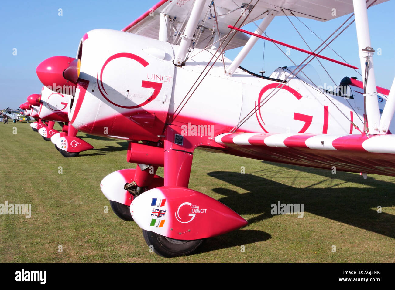 Line-up des Jahres 1940 Boeing Stearman Doppeldecker Stockfoto