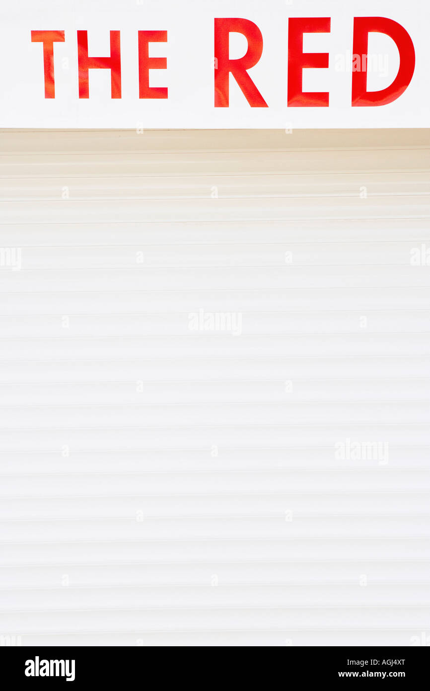 Der rote Text an eine Wand gemalt Stockfoto