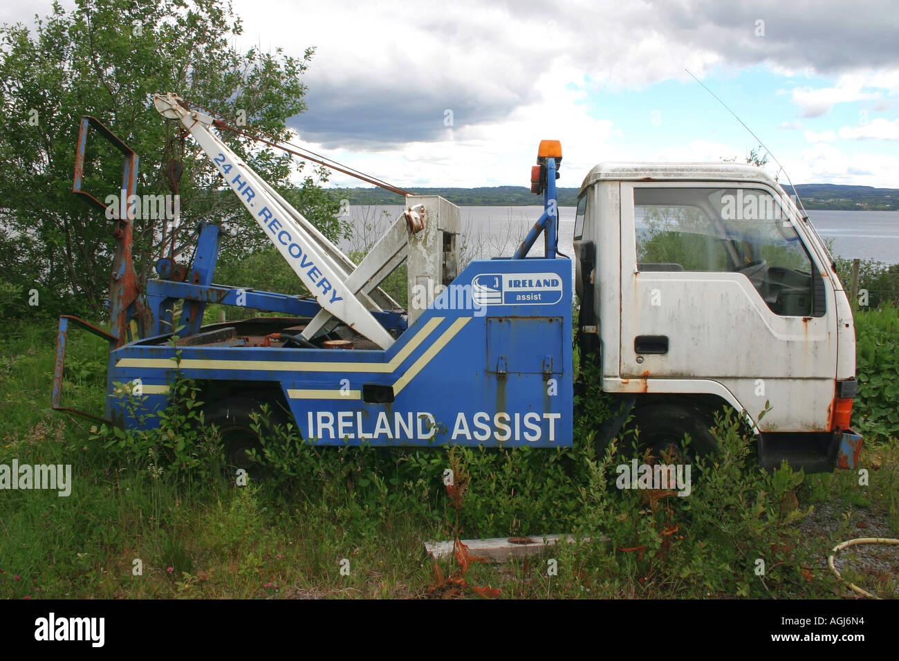 Recovery-Truck im County Leitrim, Irland aufgeschlüsselt Stockfoto