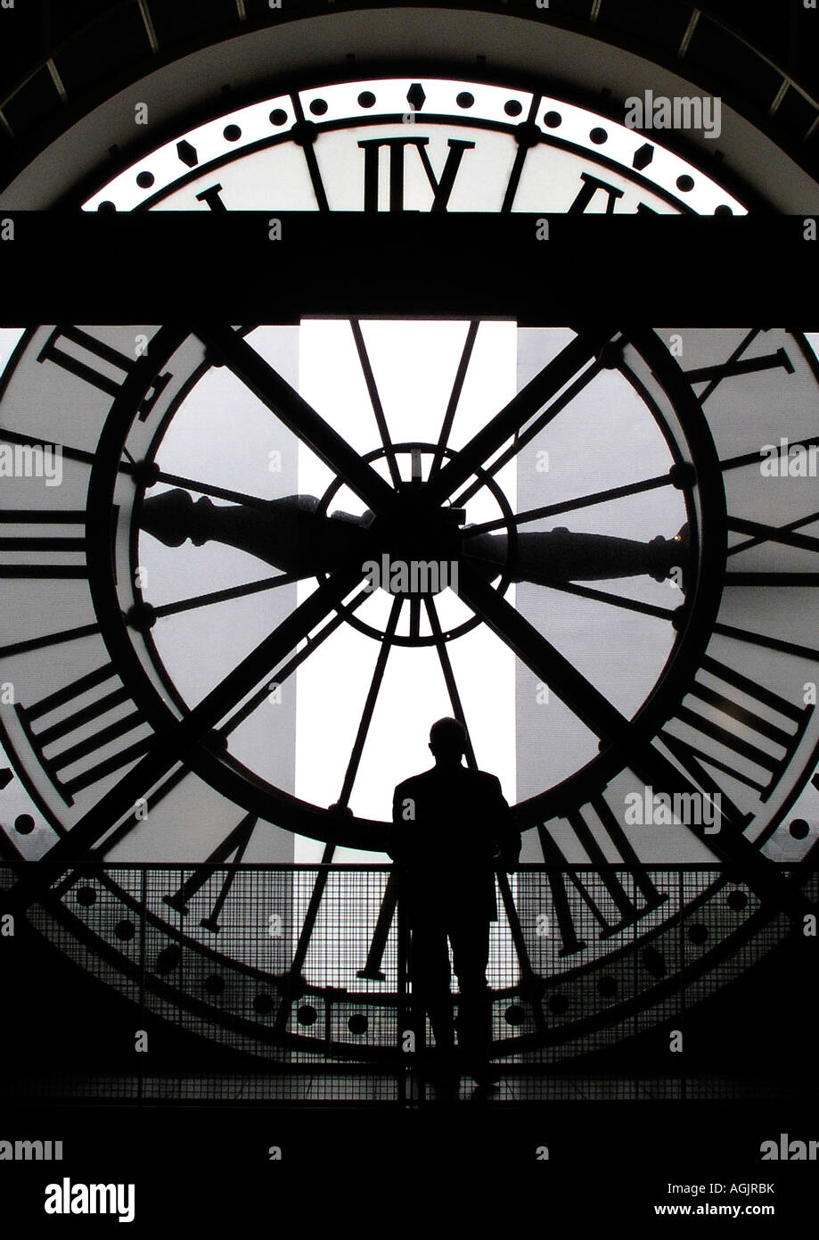 Zeit die Uhr am Musée d Orsay Paris Frankreich Stockfoto