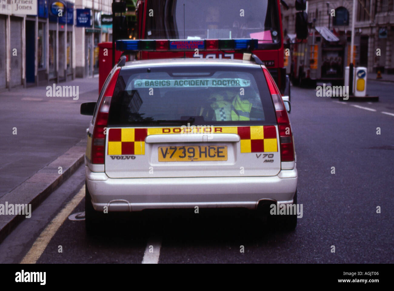 Volvo V70 Krankenwagen London Stockfoto