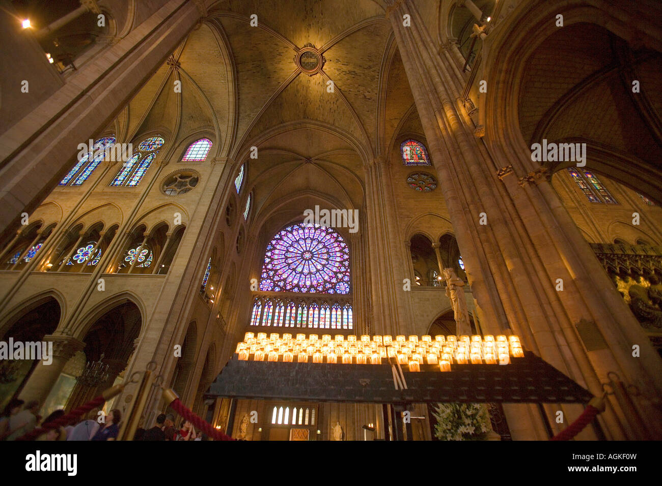 Frankreich, Paris. Innenraum der Kathedrale Notre-Dame. Stockfoto