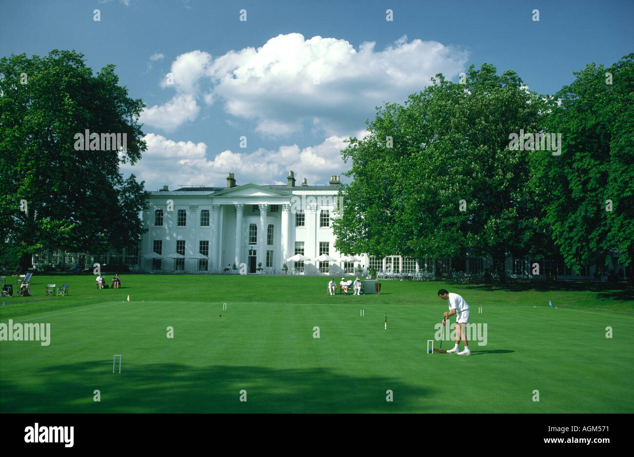Krocket-Spiel statt auf dem Rasen von der Hurlingham Club West London Stockfoto