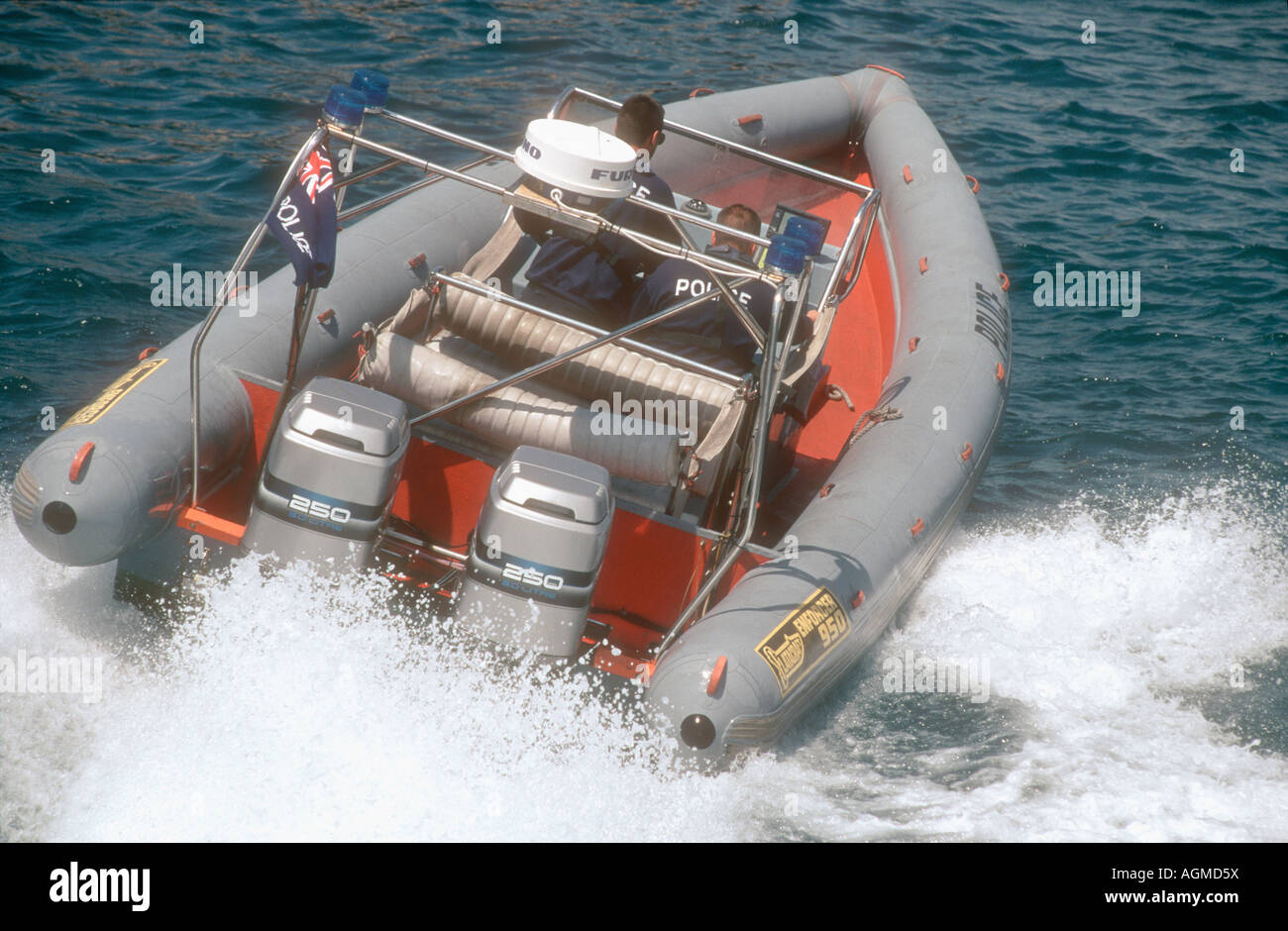 Ein Flatacraft Enforcer Festrumpfschlauchboot von der Polizei verwendet. Stockfoto