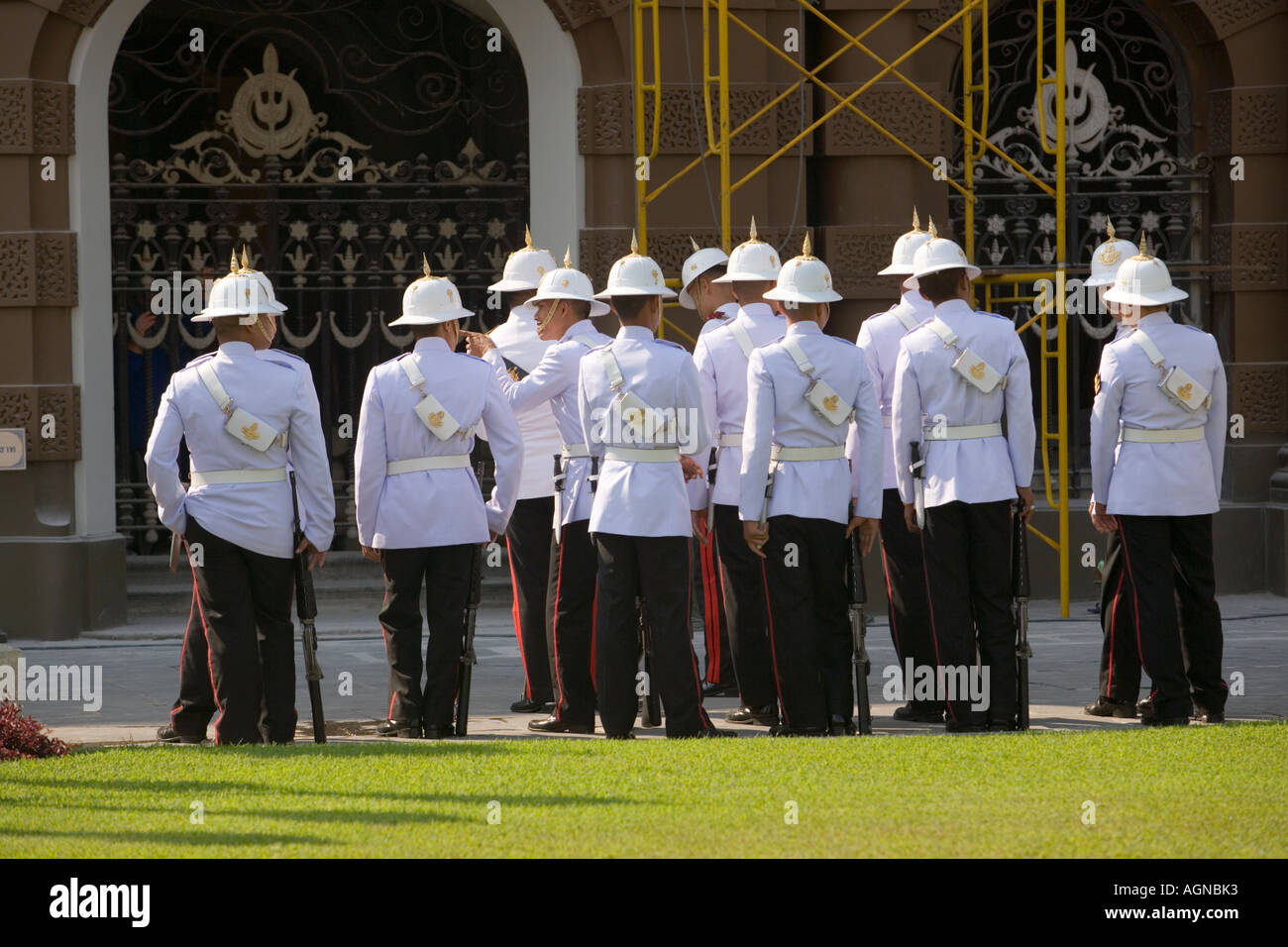 Wachablösung vor dem Grand Palace Ko Ratanakosin Bangkok Thailand Stockfoto