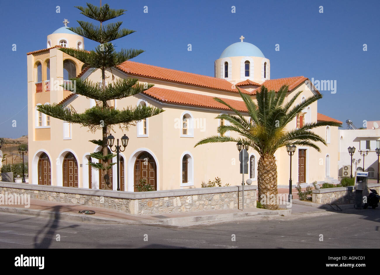 Dh PYLI GRIECHENLAND KOS Agios Georgios griechischen orthodoxen christlichen Kirche im Dorfzentrum Insel Kapelle Stockfoto