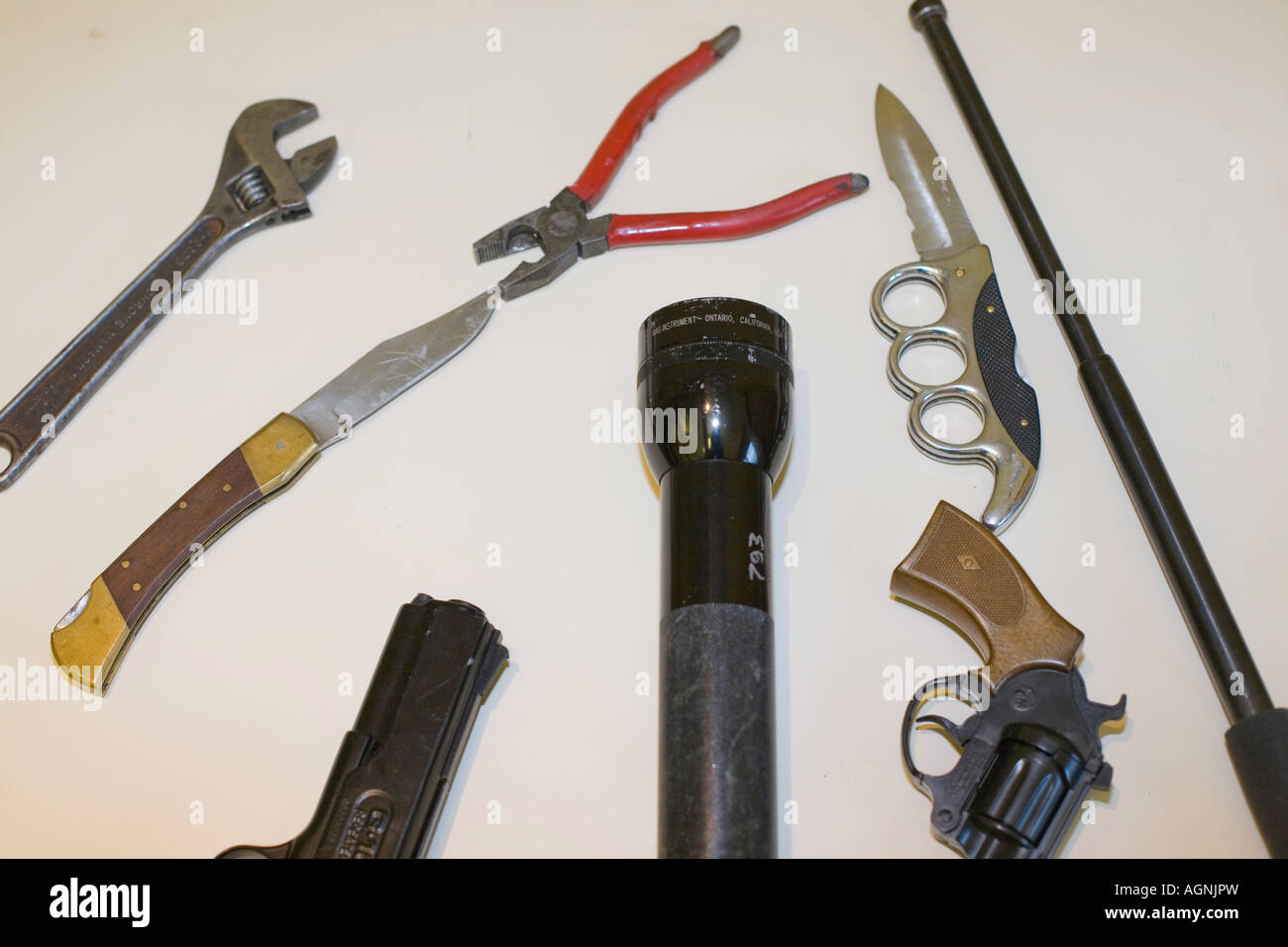 Illegale Waffen beschlagnahmt von Cumbria Polizei, UK Stockfoto