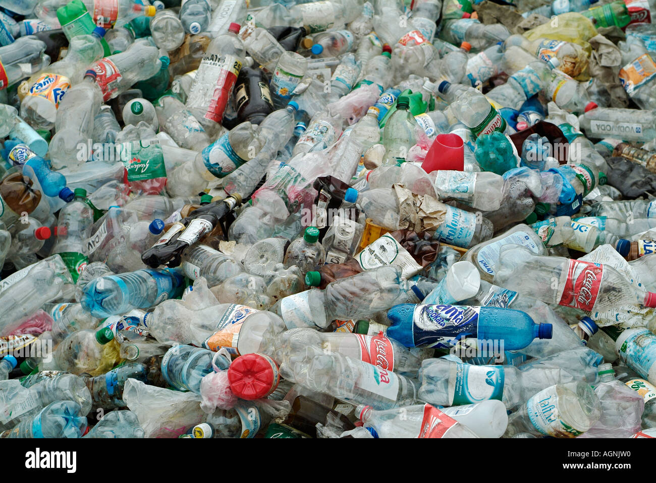 Kunststoff-Flaschen für die Wiederverwertung gesammelt Stockfoto
