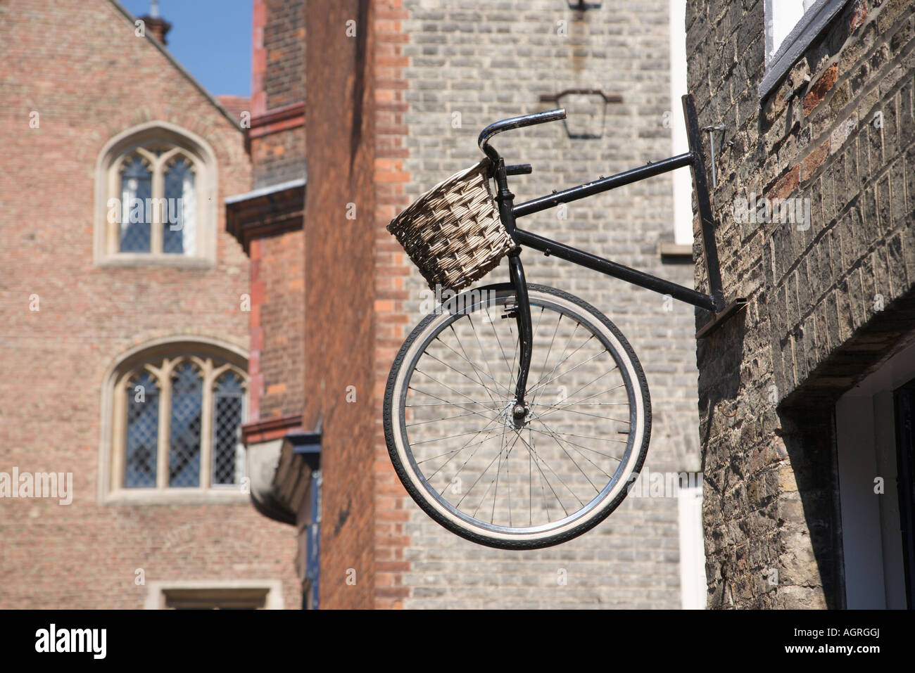 Werbeschild außerhalb Fahrradgeschäft Cambridge Cambridgeshire England Stockfoto