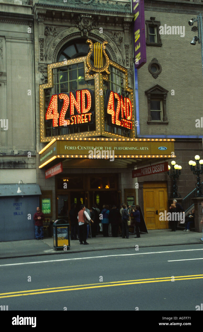 Exterior of For Center for Performing Arts where 42nd Street plays West 42nd Street New York City USA Stockfoto