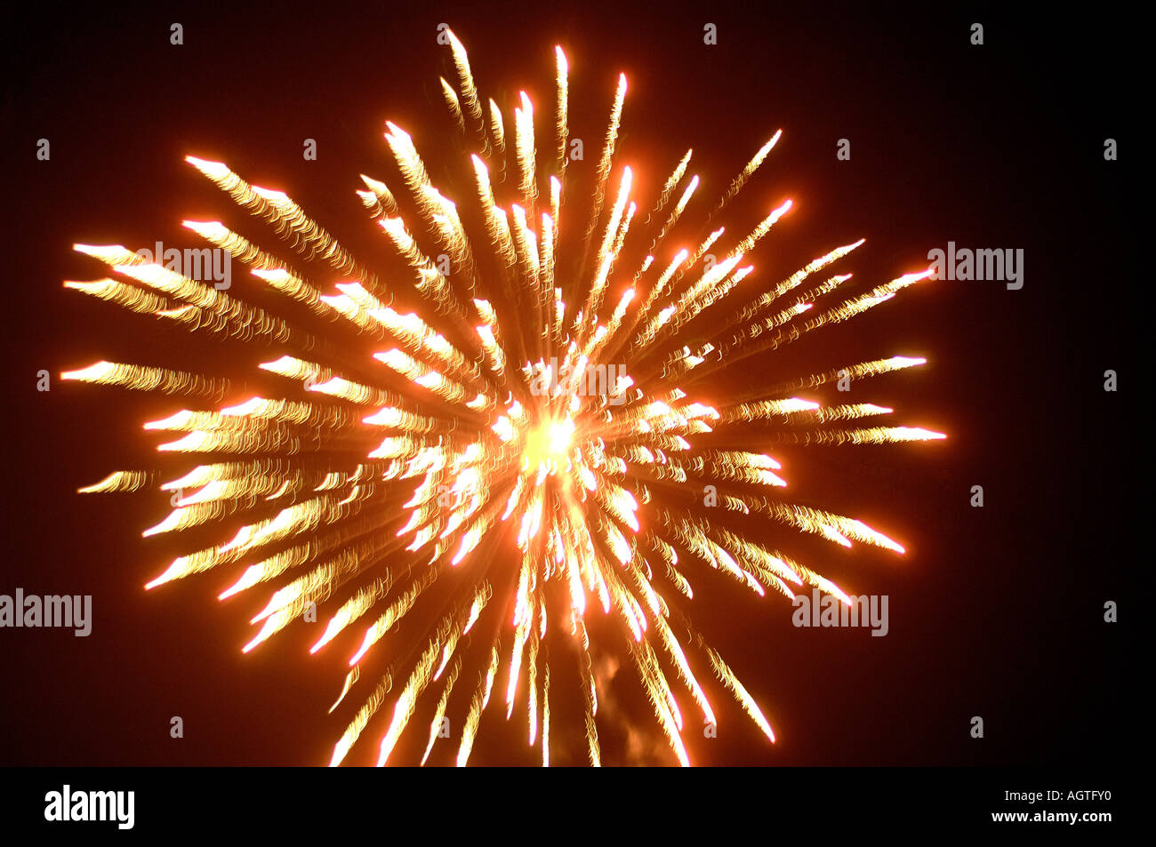 HMA79948 Fire Cracker explodierenden platzen auf Lichterfest Diwali in Indien anzeigen Stockfoto