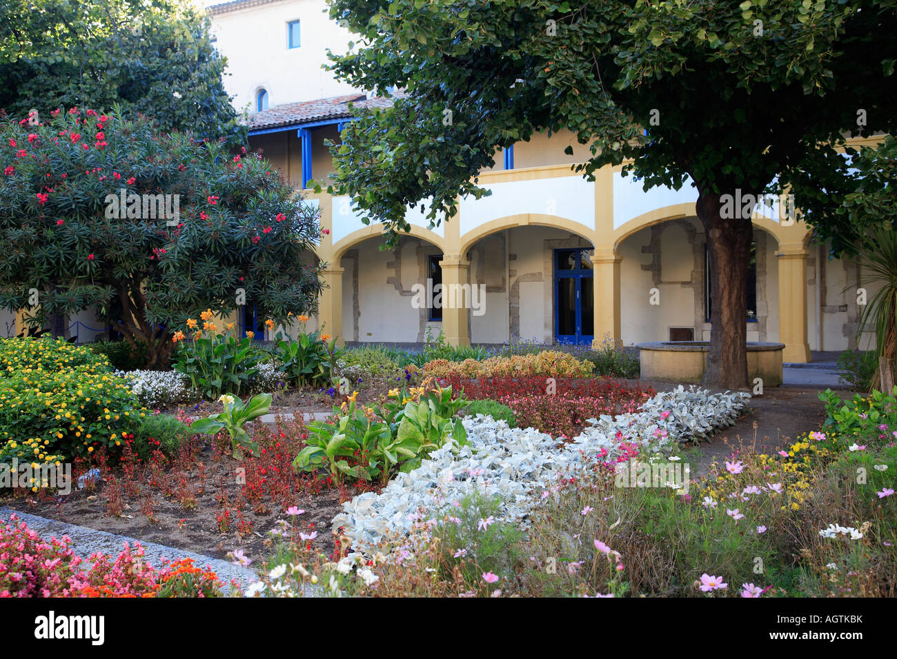 Frankreich Provence Arles Espace Van Gogh Garten Stockfoto