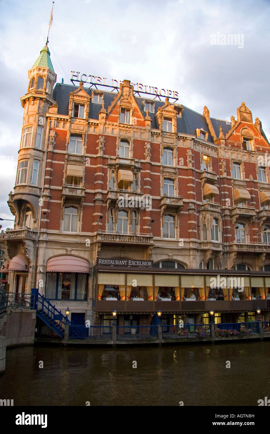 Hotel de L Europe entlang des Flusses Amstel in Amsterdam Niederlande Stockfoto