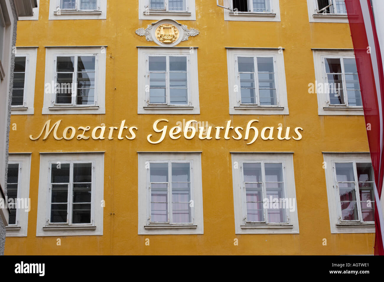 Fassade Des Hauses In Der Getreidegasse Strasse Wo Wolfgang