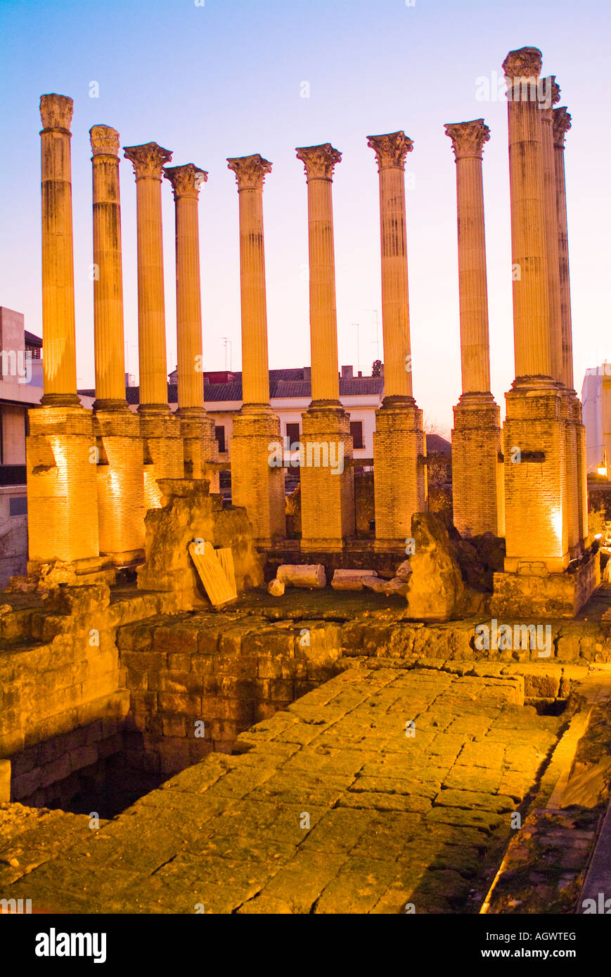 Korinthische Säulen im Roman Temple in Cordoba Spanien Stockfoto