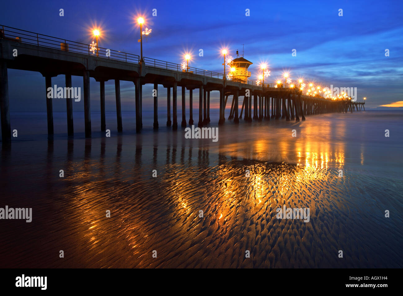 Weihnachtslicht auf dem Hunington Beach Pier, Hunington Beach, Orange County, California, Vereinigte Staaten, USA Stockfoto