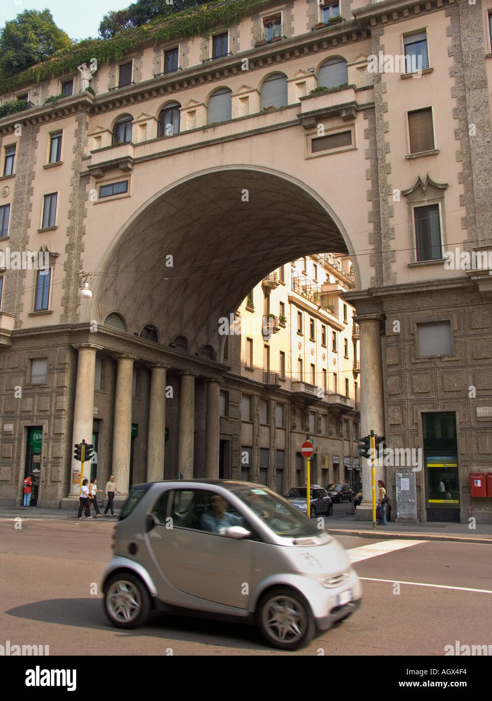 Smart Auto Corso Venezia und Via Salvini in Mailand Italien Stockfoto