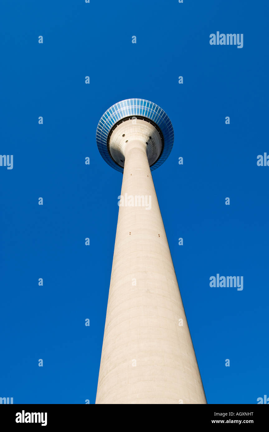 234m hohen Rhein Tower Media Harbour Verbindung Deutschland Stockfoto