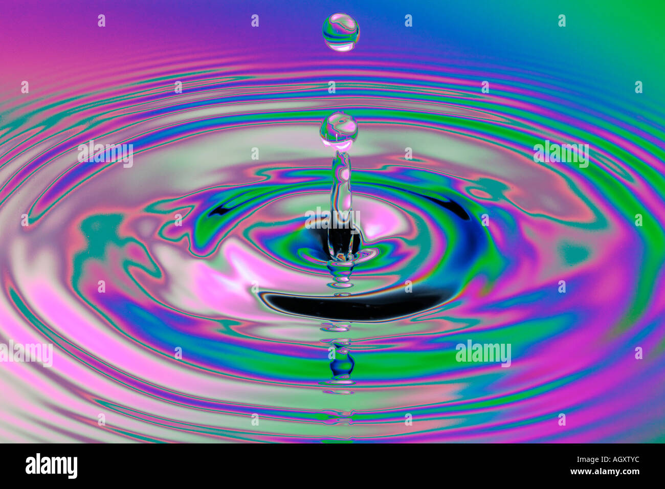 Wassertropfen. High-Speed Fotografie. Erweiterte Farbe Stockfoto