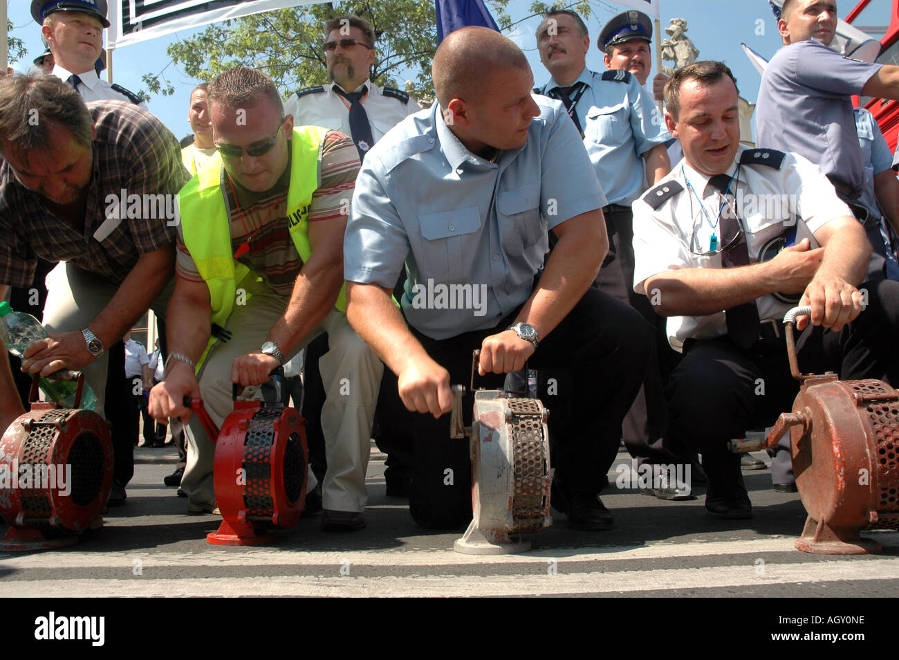 Protest der polnischen uniformed Services in Warschau gegen schlechte Arbeitsbedingungen und niedrige Löhne Stockfoto