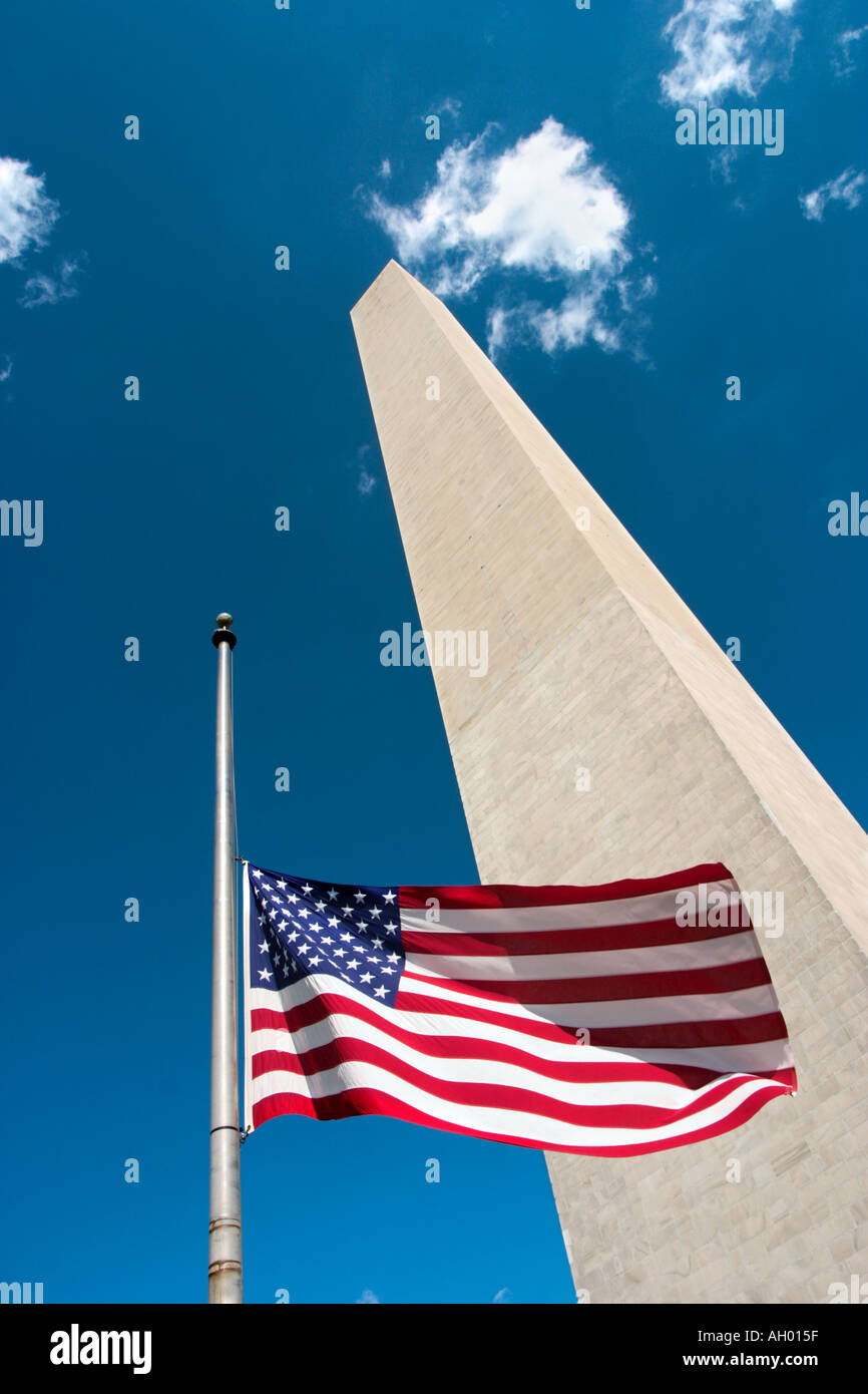 Washington Monument und amerikanische Flagge, die Mall, Washington DC, USA Stockfoto