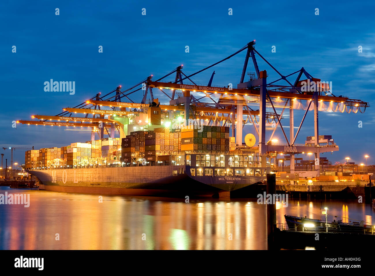 Containerschiff am Burchardkai, Hafen Hamburg, Deutschland Stockfoto
