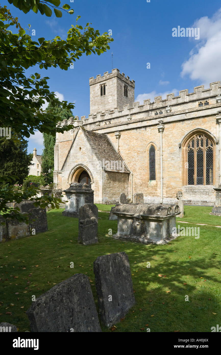 St Marys Kirche in der Cotswold-Dorf Bibury, Gloucestershire Stockfoto