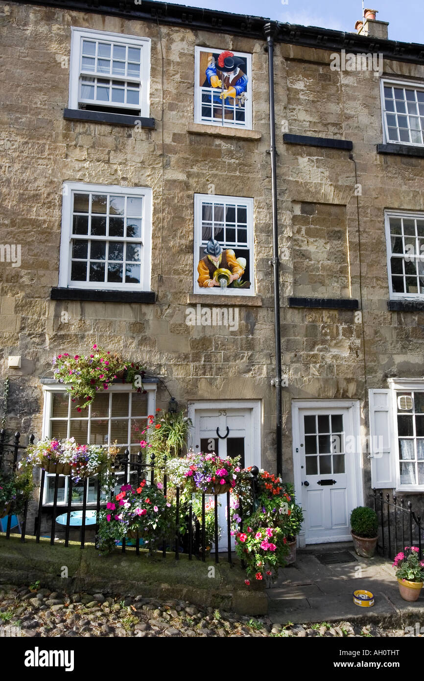 Reihenhaus mit Fenster Gemälde, auf denen der Bürgerkrieg, Knaresborough, Yorkshire, Vereinigtes Königreich Stockfoto