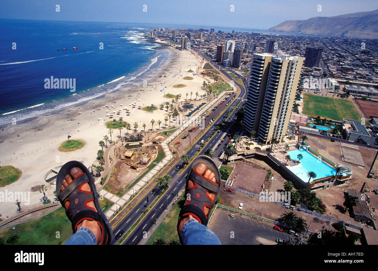 Südamerika Chile Iquique einen tollen Blick über die Wüste Stadt Iquique liegt im Norden von einem Gleitschirm genommen Stockfoto