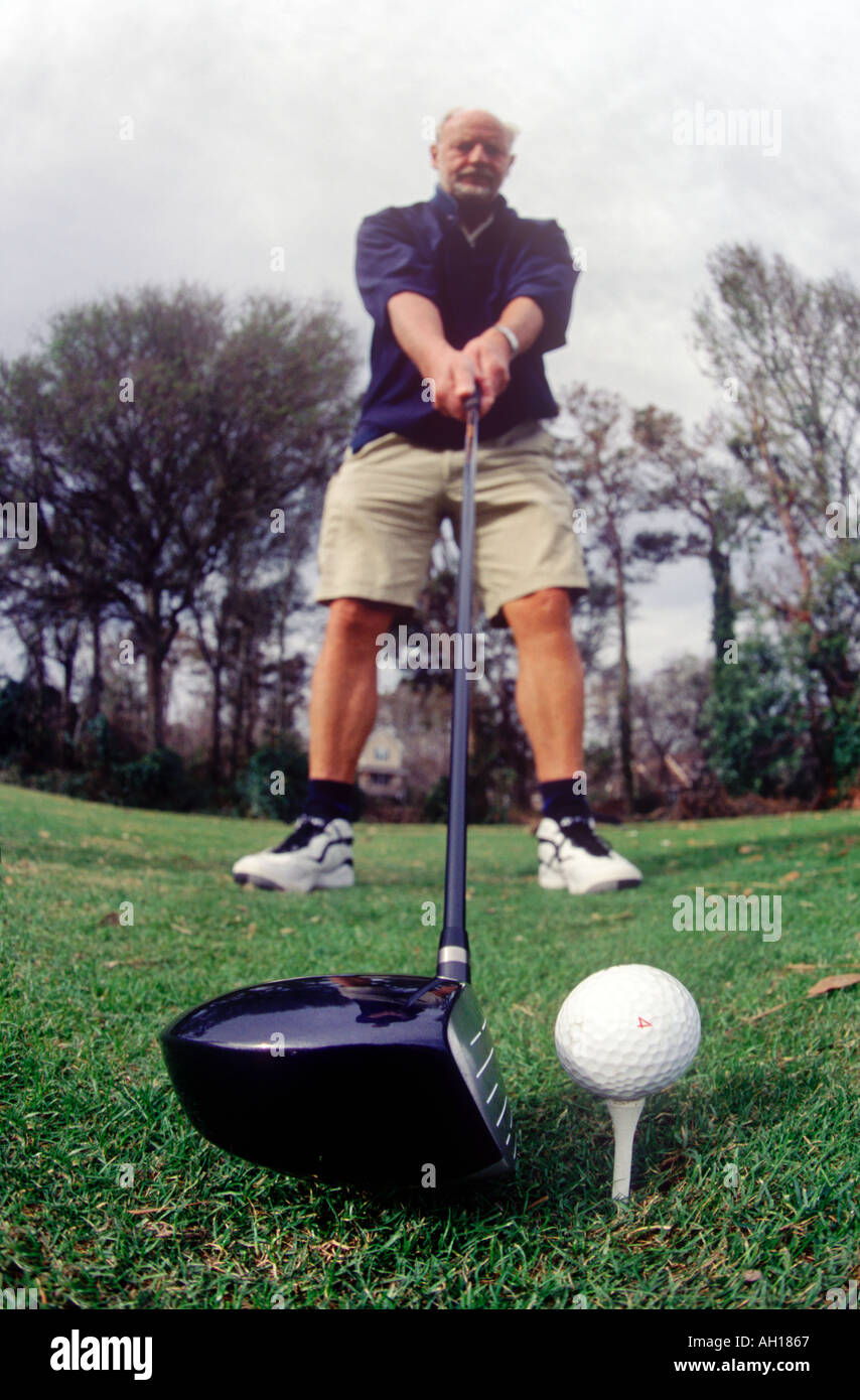 Nahaufnahme der Golfer schlagen Ball mit Fish-Eye-Objektiv Stockfoto