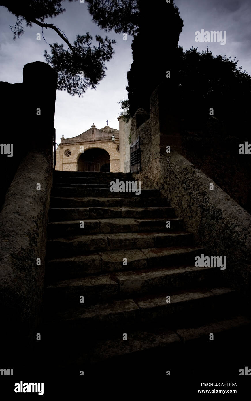 Gespenstische Schritte bei der Ermita de Nostra Senyora del Puig Pollença Pollenca Mallorca Spanien Stockfoto
