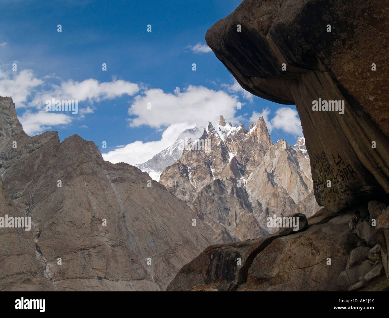 Wunderschönen Gipfel des Karakorum zu betrachten, Mustagh Turm aus Urdukas Camp Pakistan Stockfoto